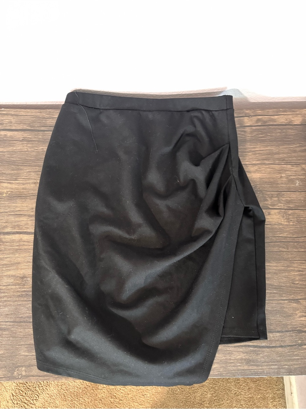 New Soprano black skirt size medium